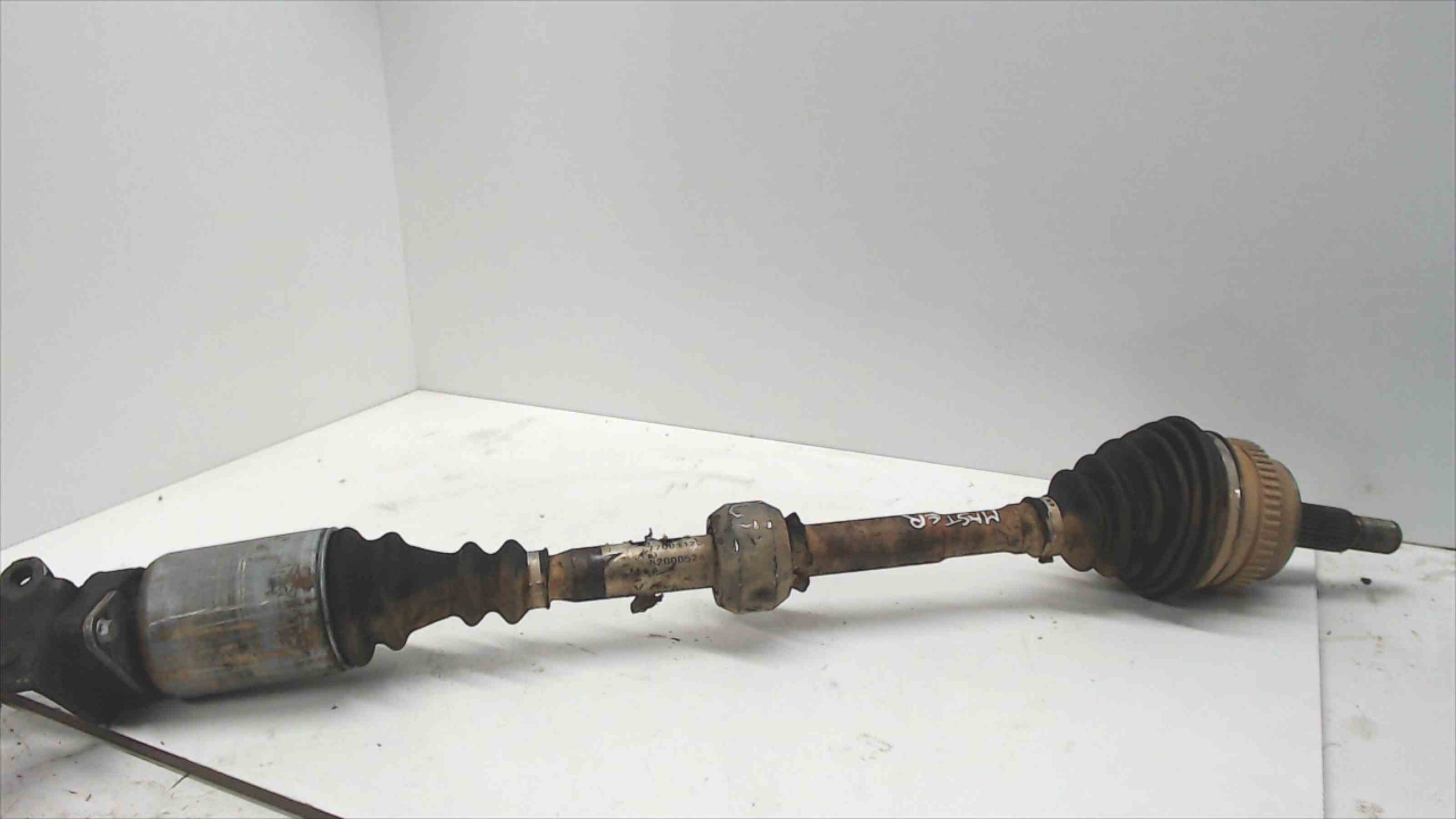 RENAULT Master 2 generation (1997-2010) Front Right Driveshaft 82000524 22515409