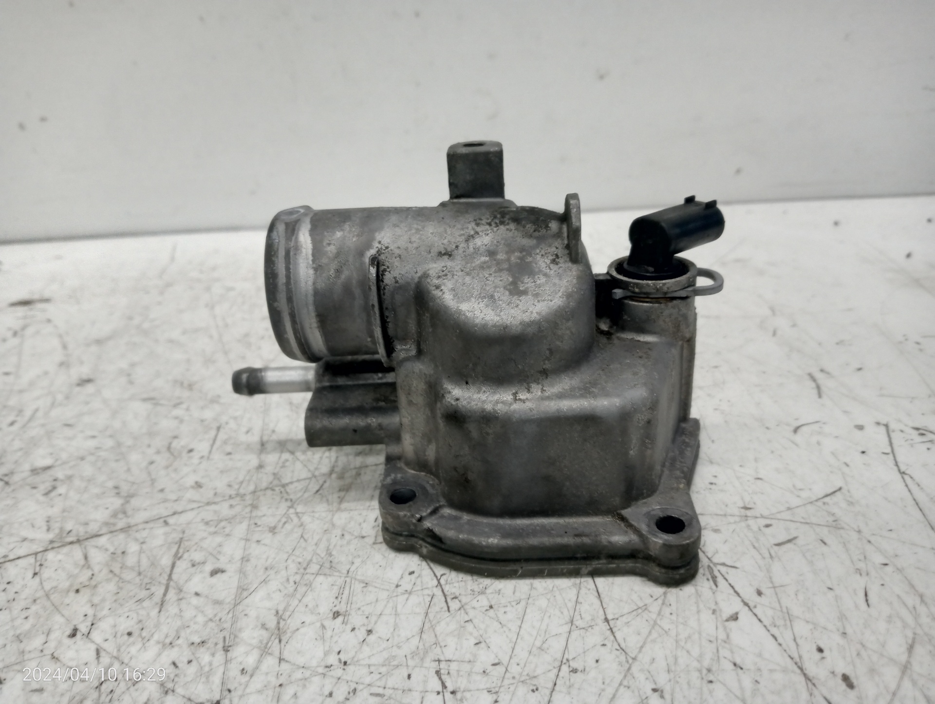 MERCEDES-BENZ Termostat A6462000715 24692496