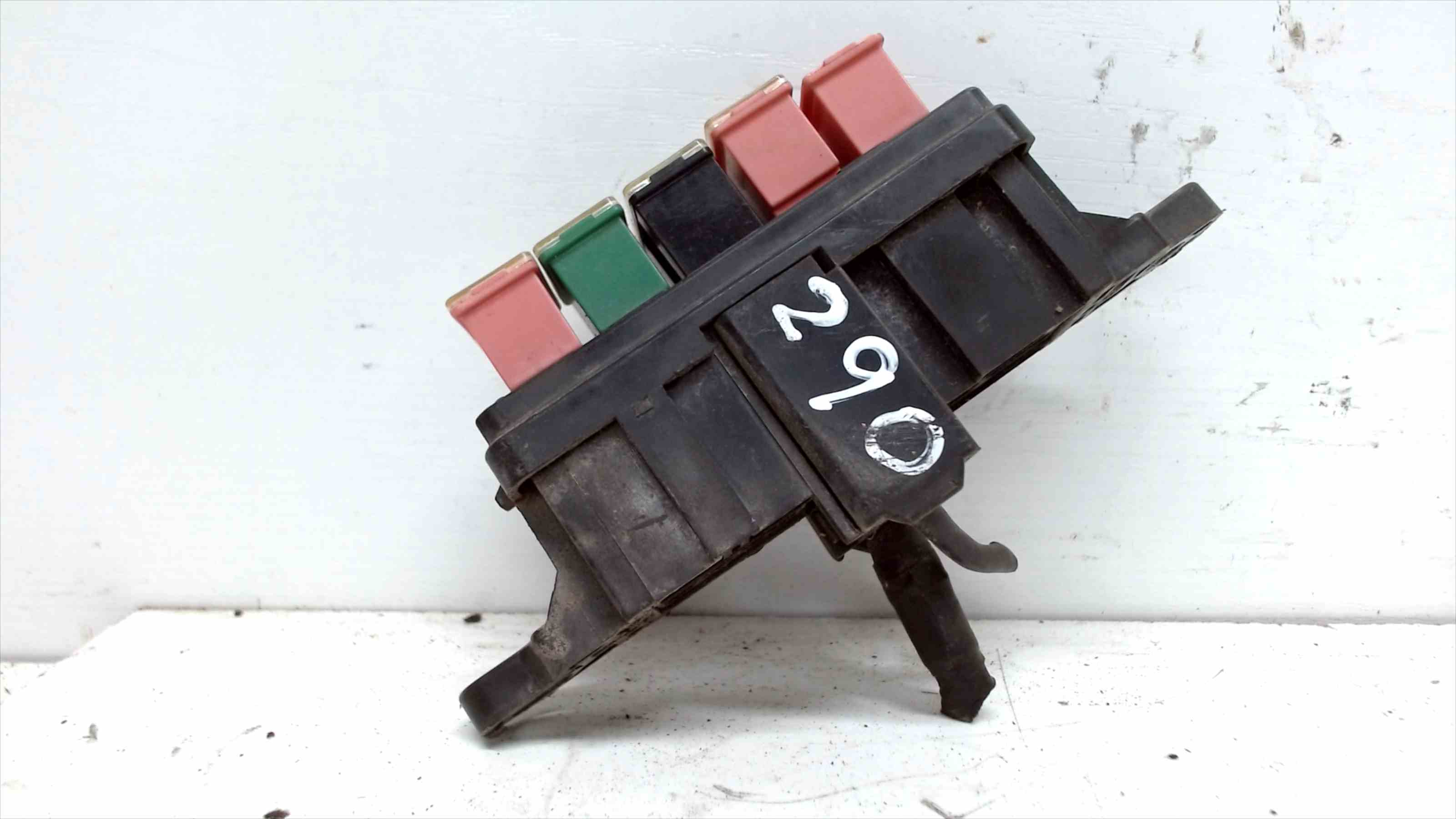 MAZDA 626 GD (1987-1996) Блок предохранителей 24685975