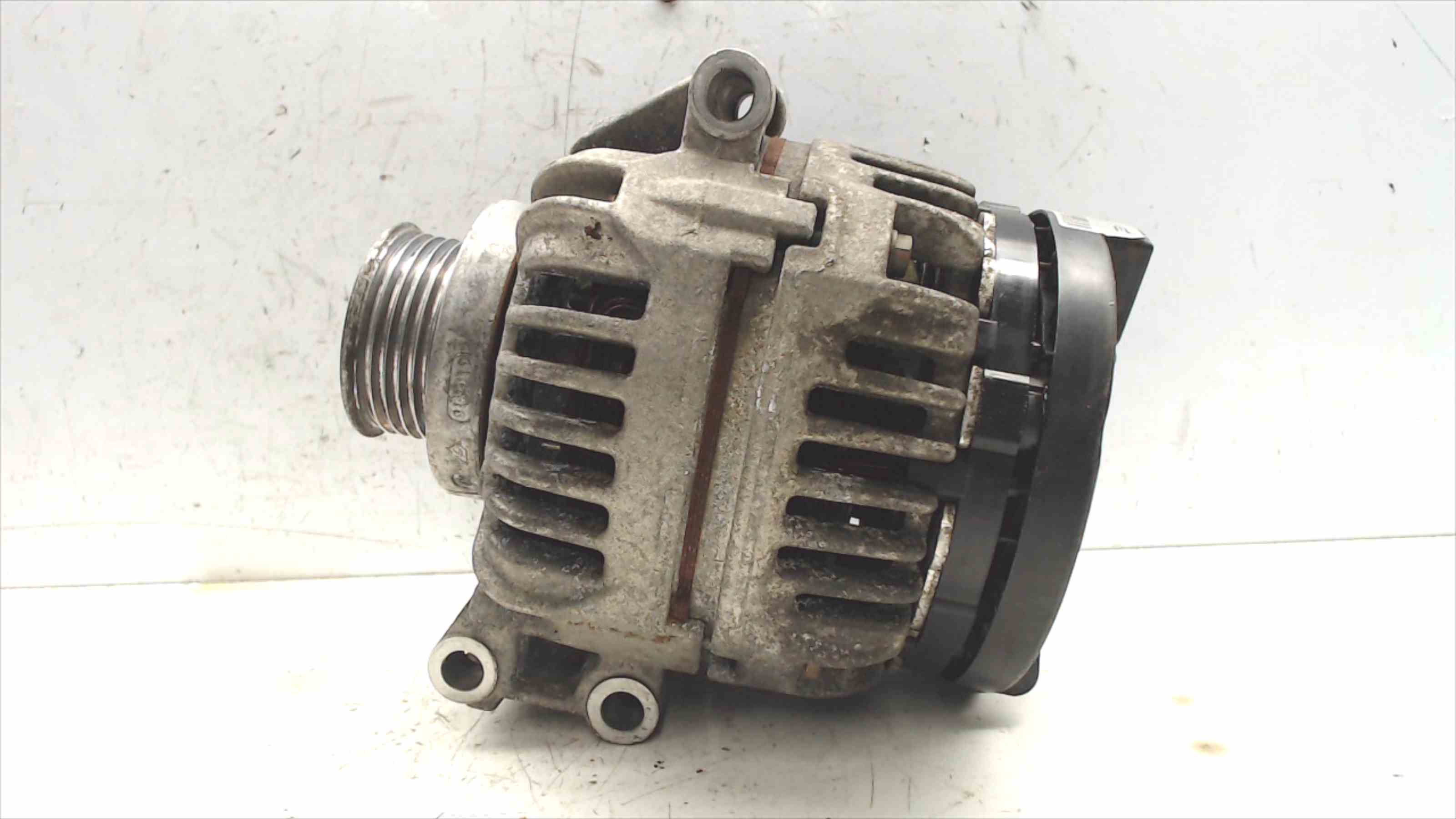 RENAULT Megane 1 generation (1995-2003) Alternator 7700434899 24687595