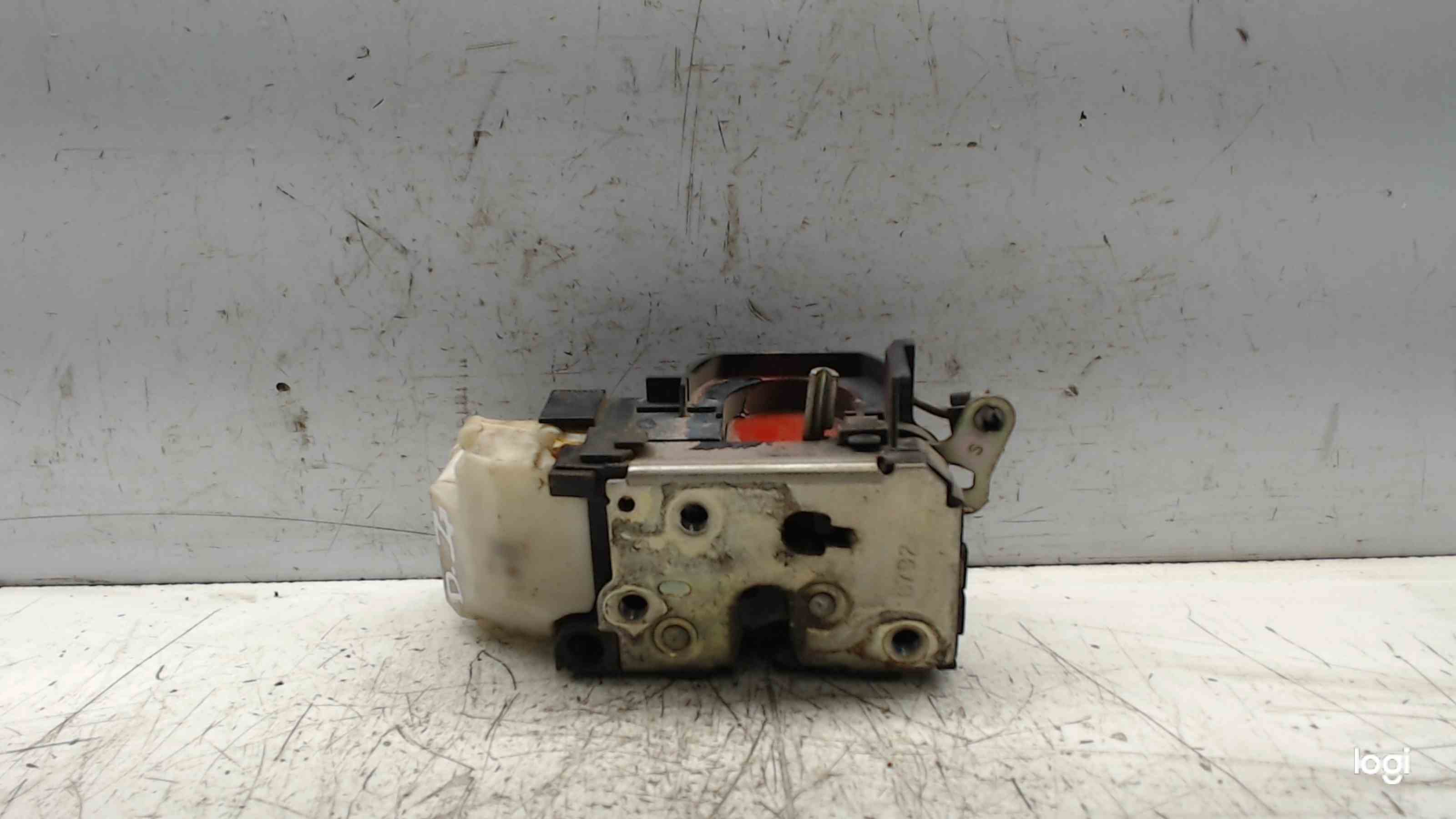 FIAT Punto 1 generation (1993-1999) Front Left Door Lock 24686852