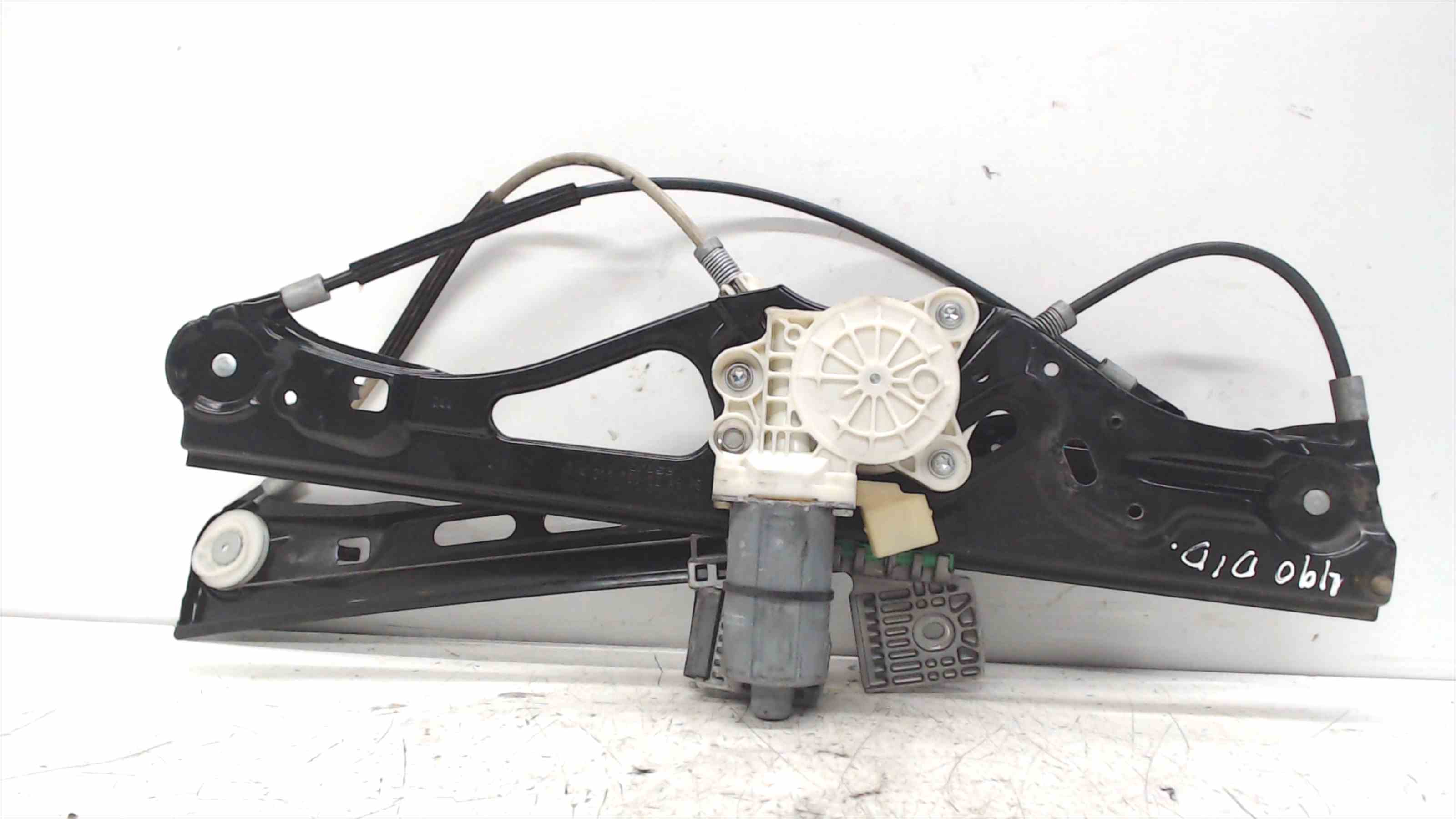 MERCEDES-BENZ Front Right Door Window Regulator A2117200246 24260561