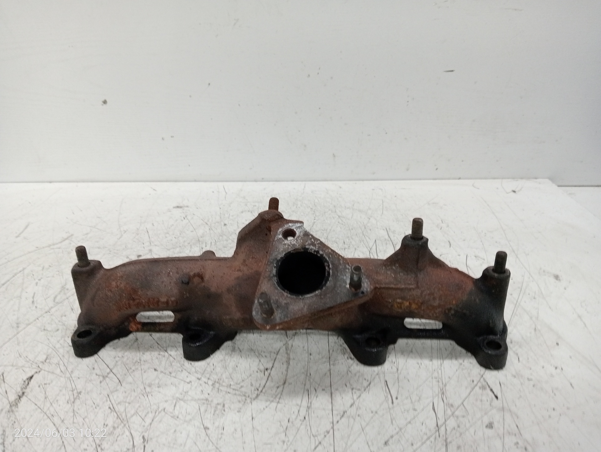 AUDI A4 B5/8D (1994-2001) Exhaust Manifold 28253031L 25365913