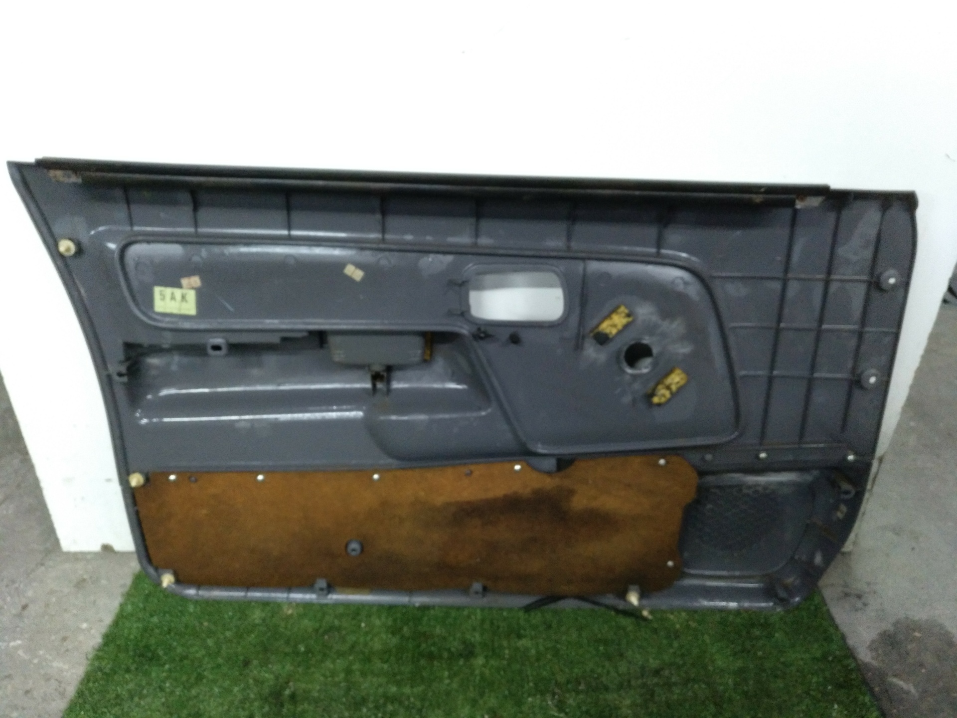 MERCEDES-BENZ Front Right Door Panel D22 24690051