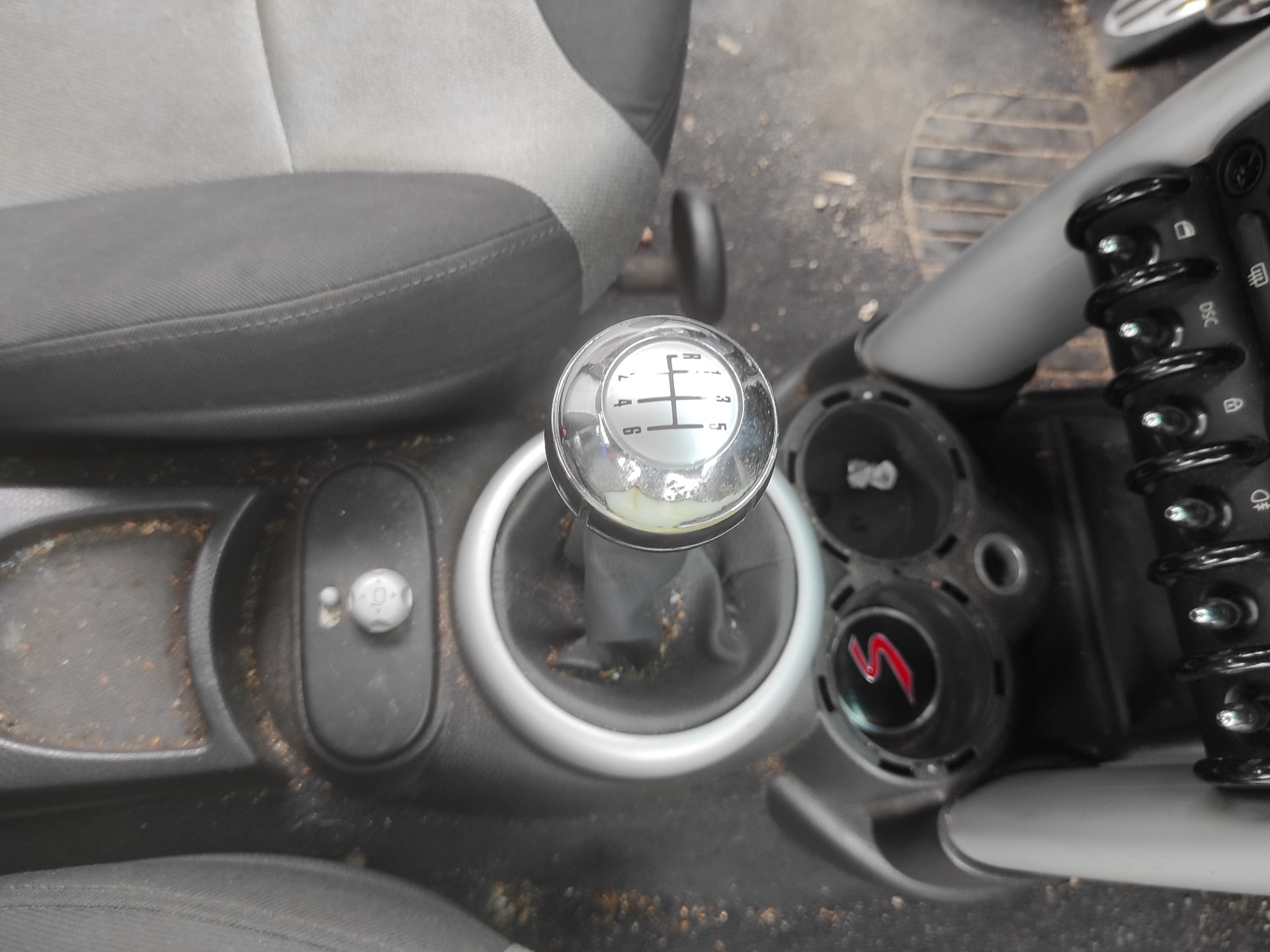 MINI Cooper R50 (2001-2006) Gear Shifting Knob 24690933
