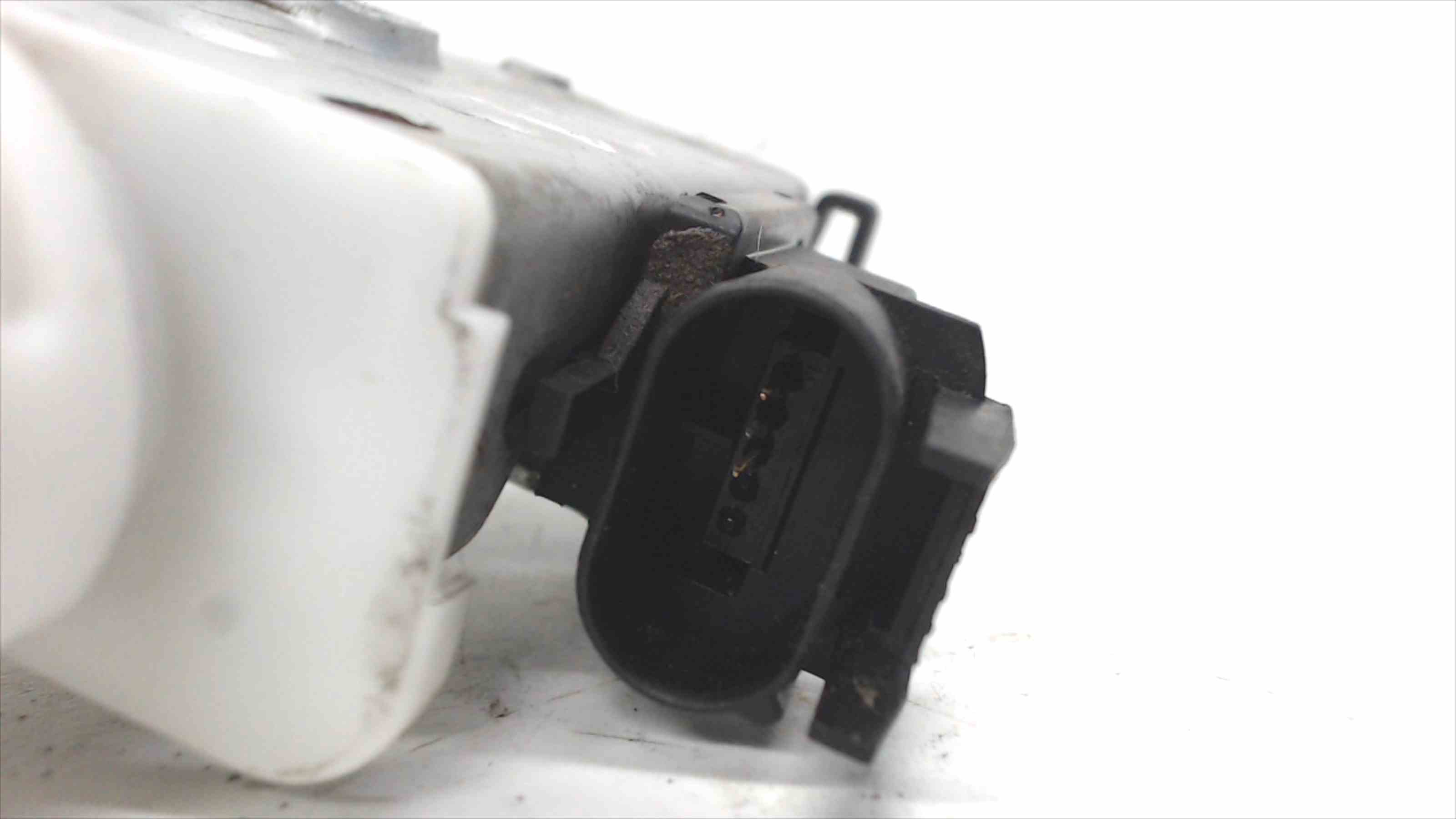 AUDI A4 B5/8D (1994-2001) Front Left Door Lock 8D1837015F 24690861