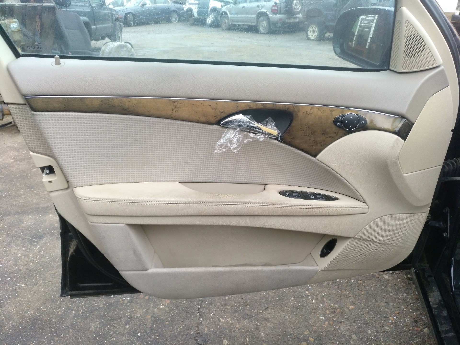 MERCEDES-BENZ E-Class W211/S211 (2002-2009) Vänster främre dörrpanel 22535813