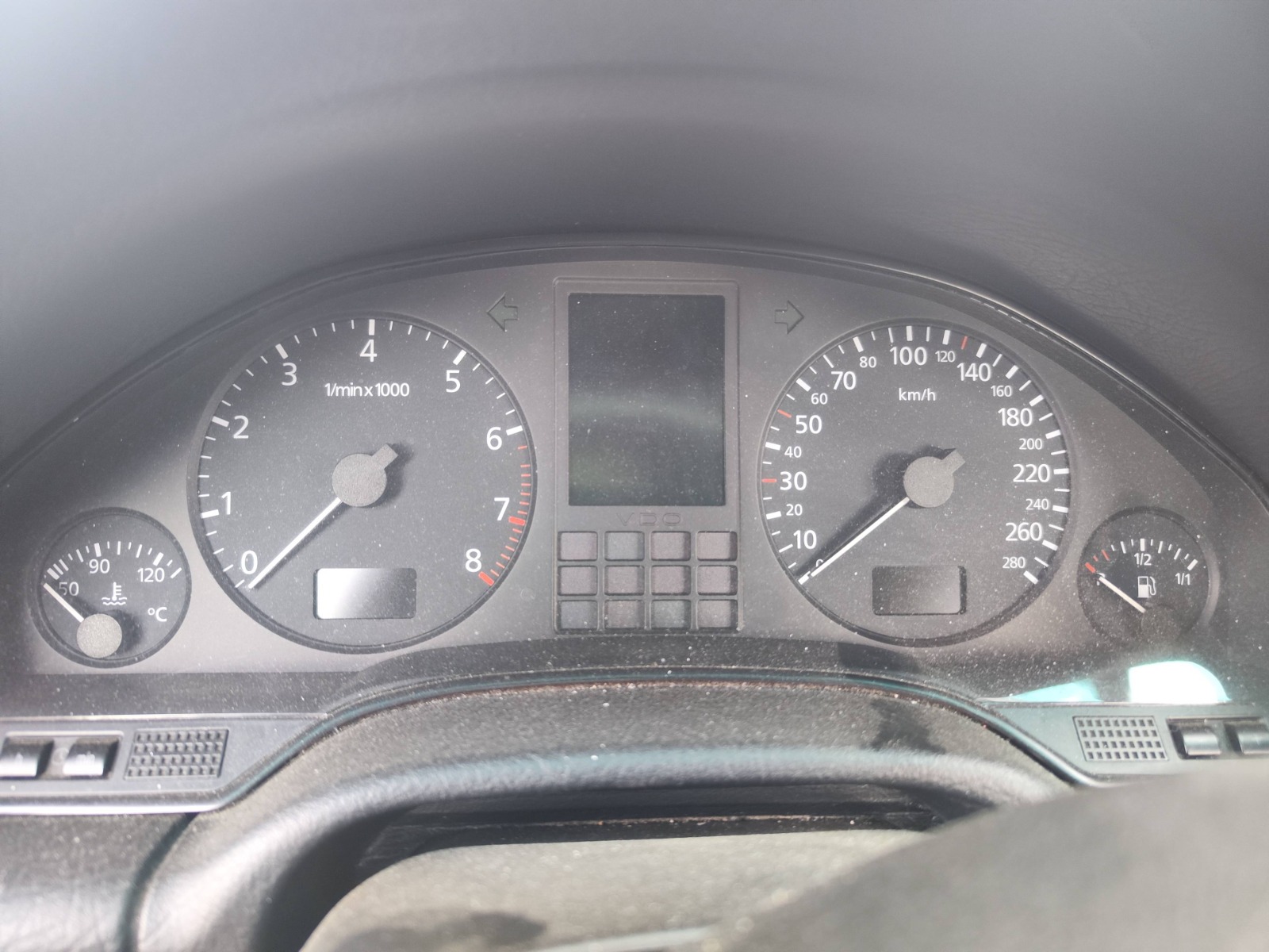 AUDI A8 D3/4E (2002-2010) Speedometer 24259169