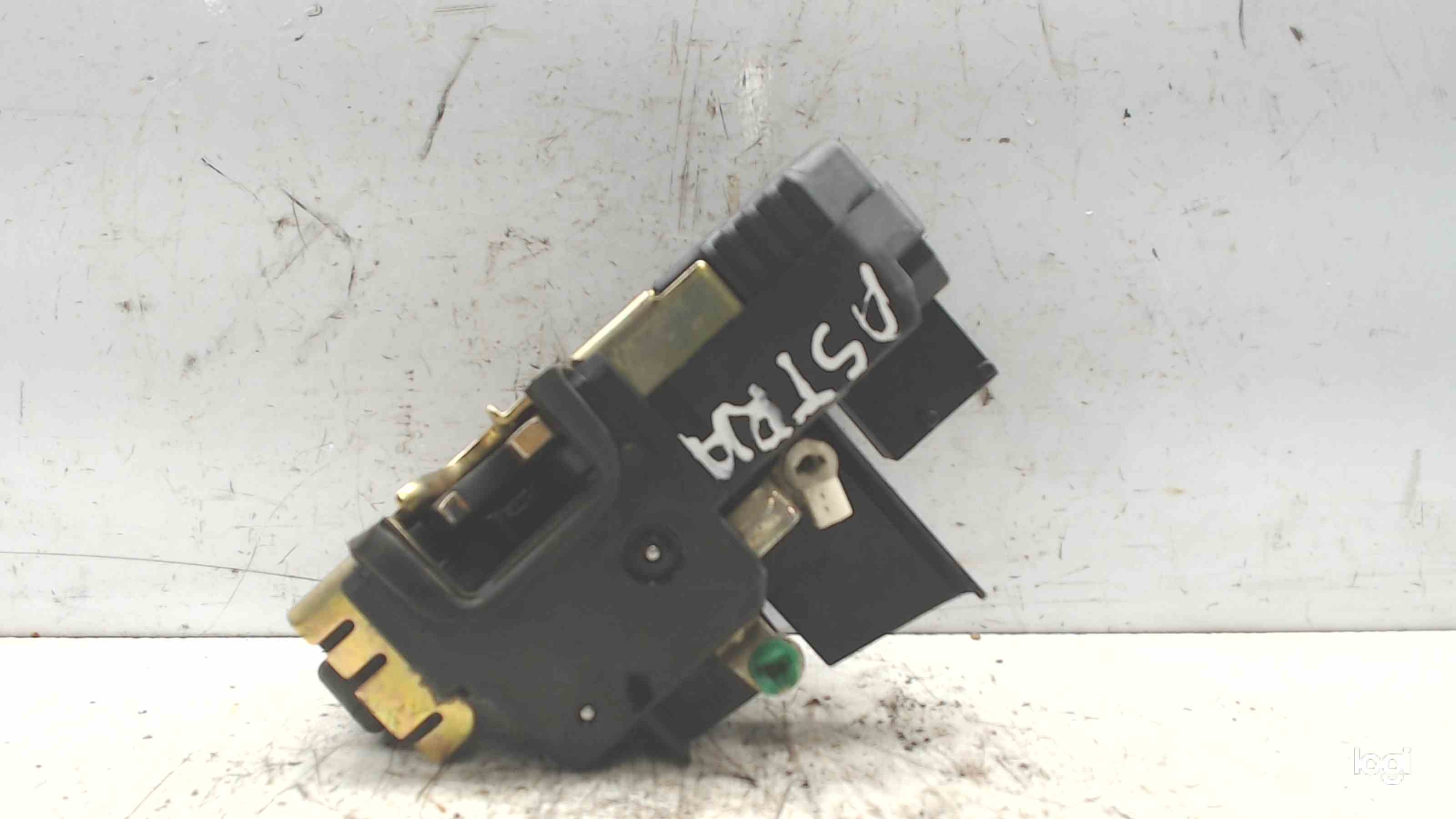 OPEL Vectra B (1995-1999) Front Left Door Lock 90585021 24686666