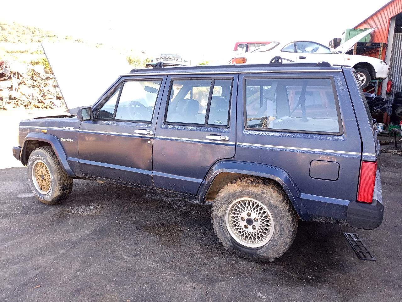 JEEP Cherokee 2 generation (XJ)  (1997-2001) Rear Right Fender Molding 24689839