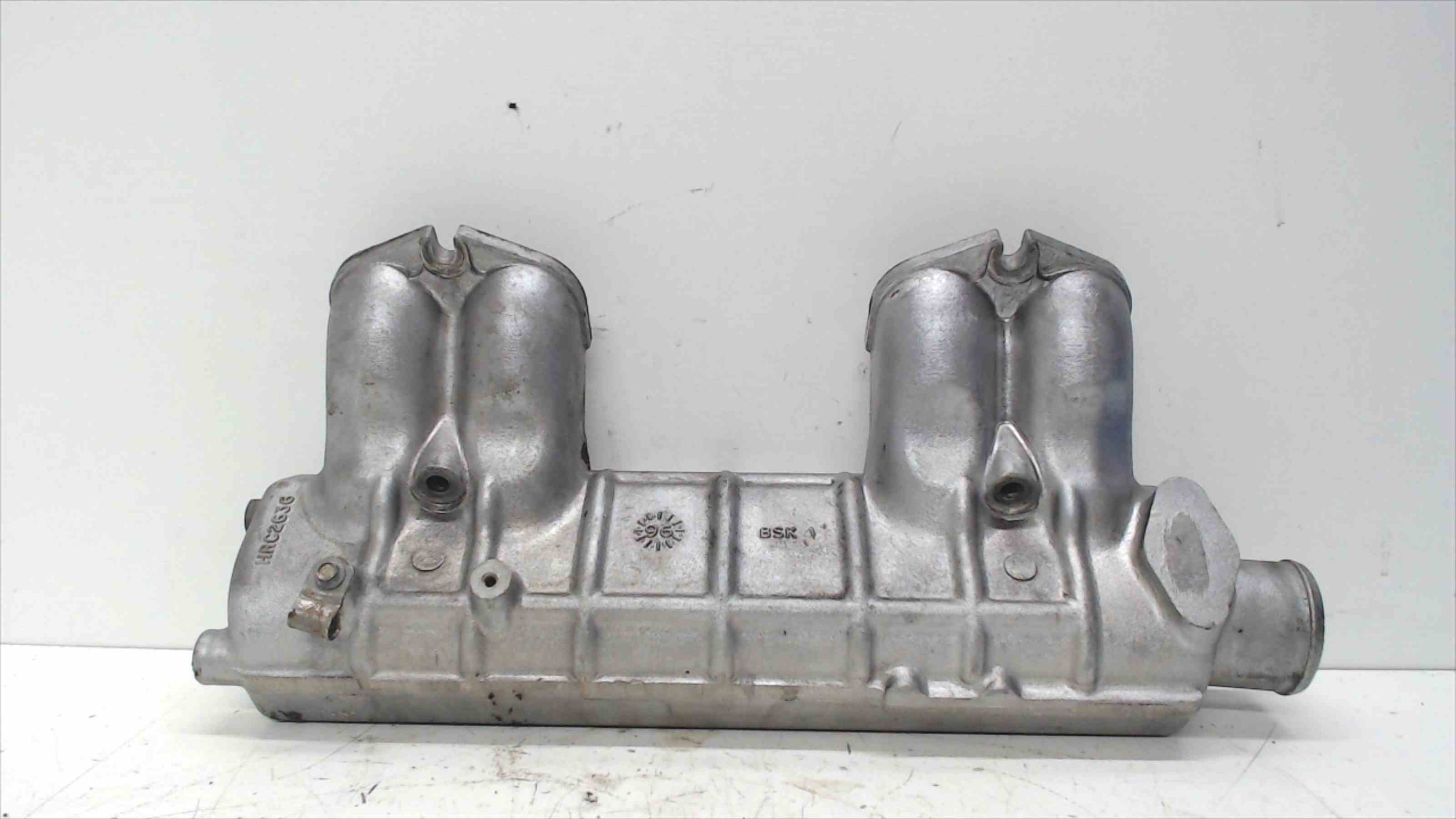 LAND ROVER Discovery 1 generation (1989-1997) Intake Manifold HRC2636 24690435
