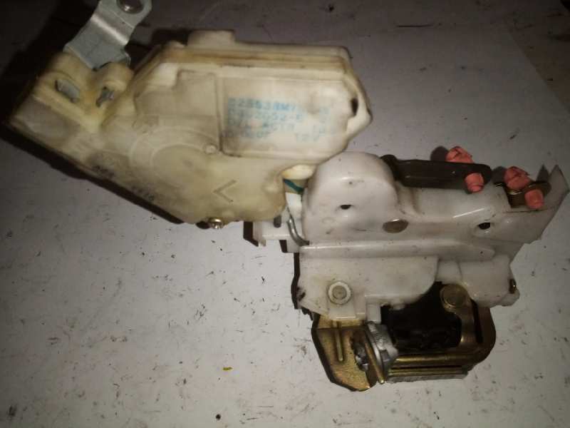 NISSAN Almera N16 (2000-2006) Bakre vänstra dörrlås 25991029