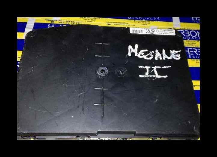 RENAULT Megane 3 generation (2008-2020) Fuse Box S118400150D 25296612