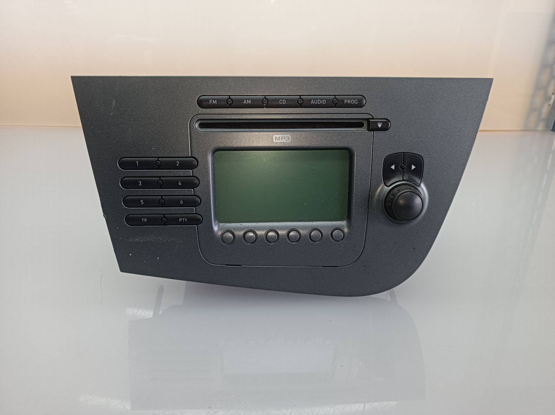 SEAT Leon 2 generation (2005-2012) Music Player Without GPS 1P1035186N87 26004417