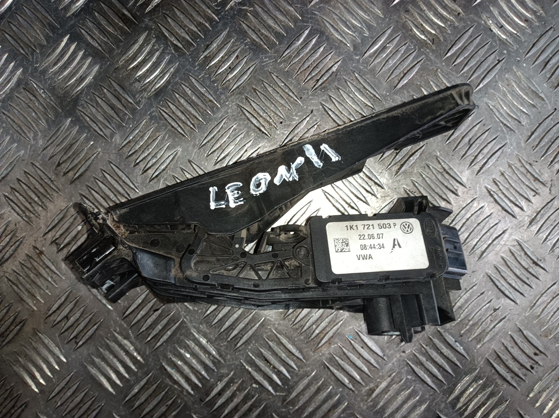 SEAT Leon 2 generation (2005-2012) Другие кузовные детали 1K0721503P 25995614