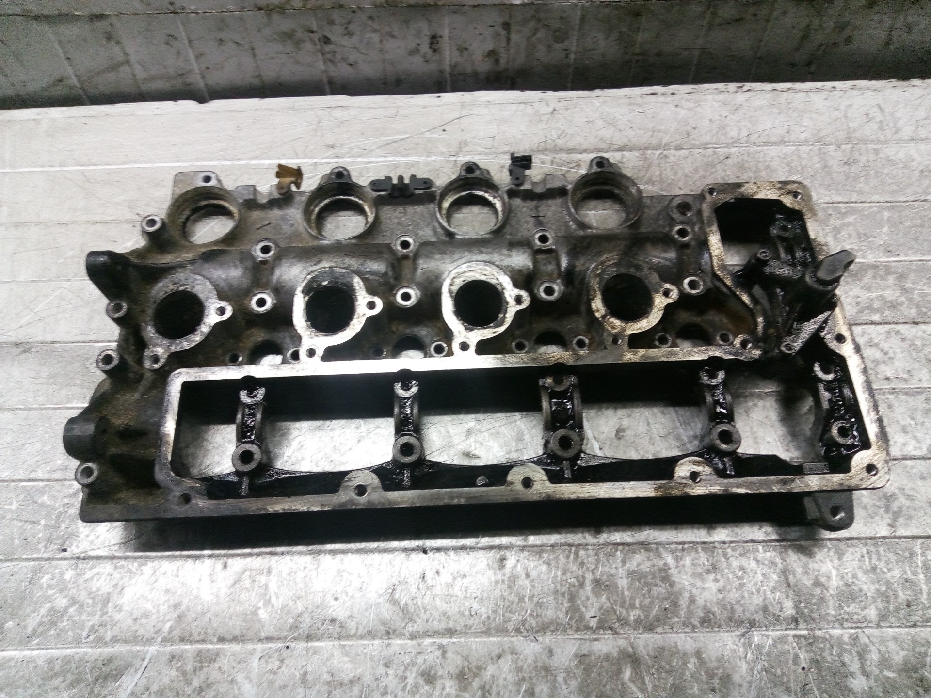 PEUGEOT Pajero 1 generation (1982-1991) Valve Cover 9656823180 25603087