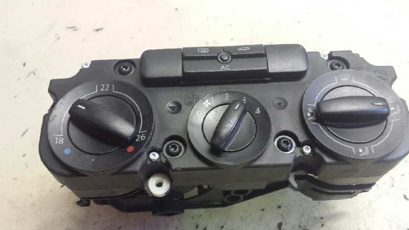 VOLKSWAGEN Passat B6 (2005-2010) Climate  Control Unit 25599525