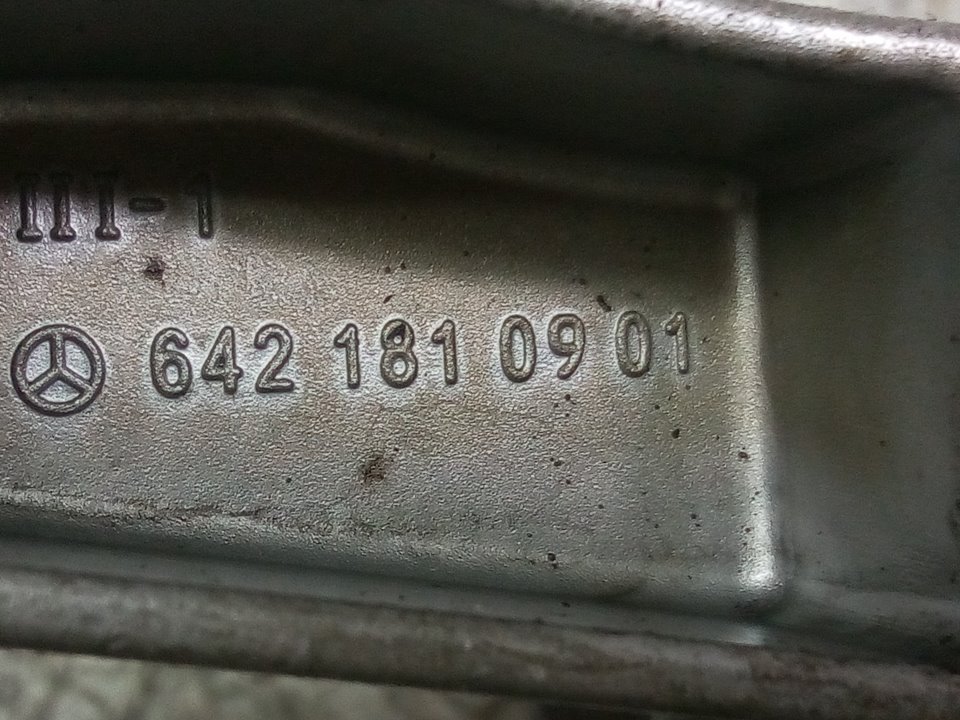 MERCEDES-BENZ Sprinter 2 generation (906) (2006-2018) La pompe à huile 6421810901, A6421810847 25266174