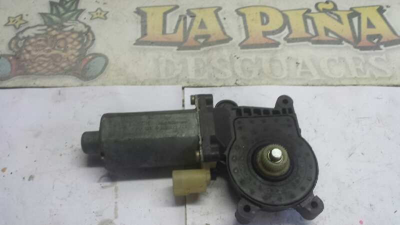 VAUXHALL 1 generation (2002-2013) Moteur de commande de vitre de porte avant droite 67628362065 25599633