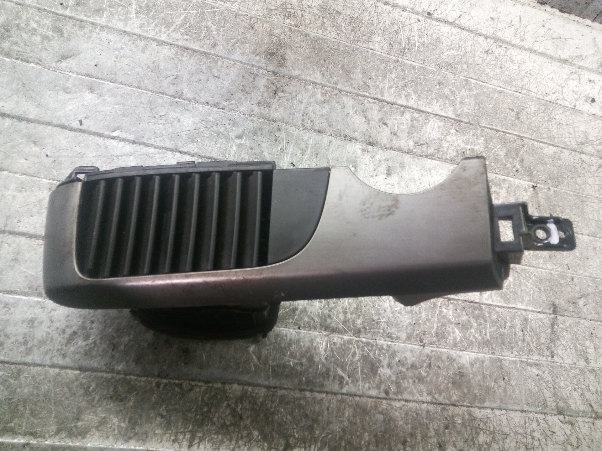 KIA Carnival 2 generation (2006-2010) Cabin Air Intake Grille X4D97430000 25602932