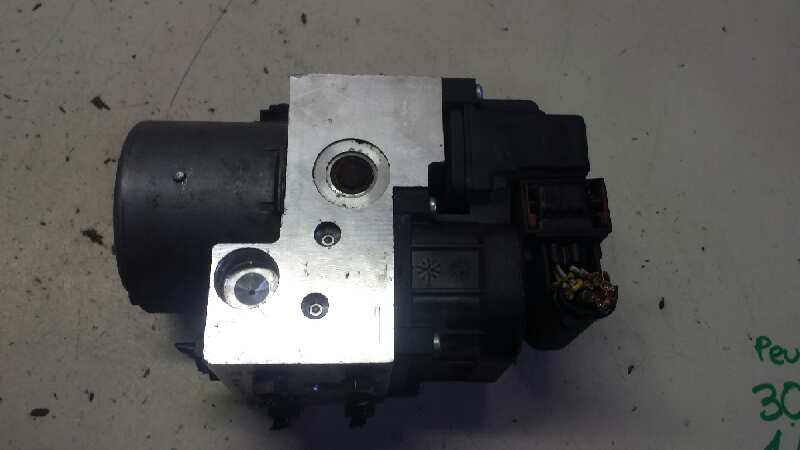 PEUGEOT 306 1 generation (1993-2002) ABS pump 0265216722 25599275