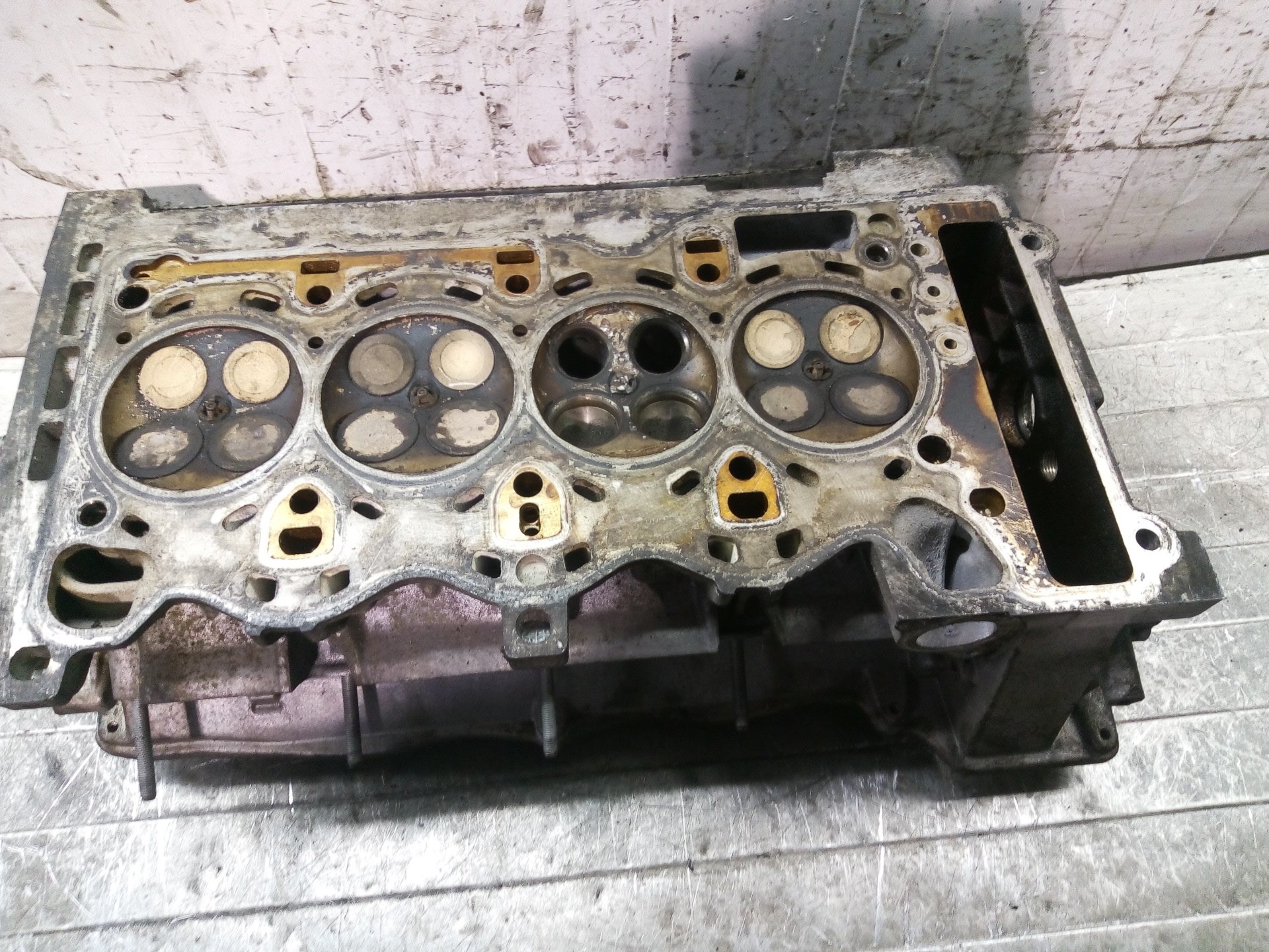 BMW 1 Series E81/E82/E87/E88 (2004-2013) Engine Cylinder Head 75059759 25603696