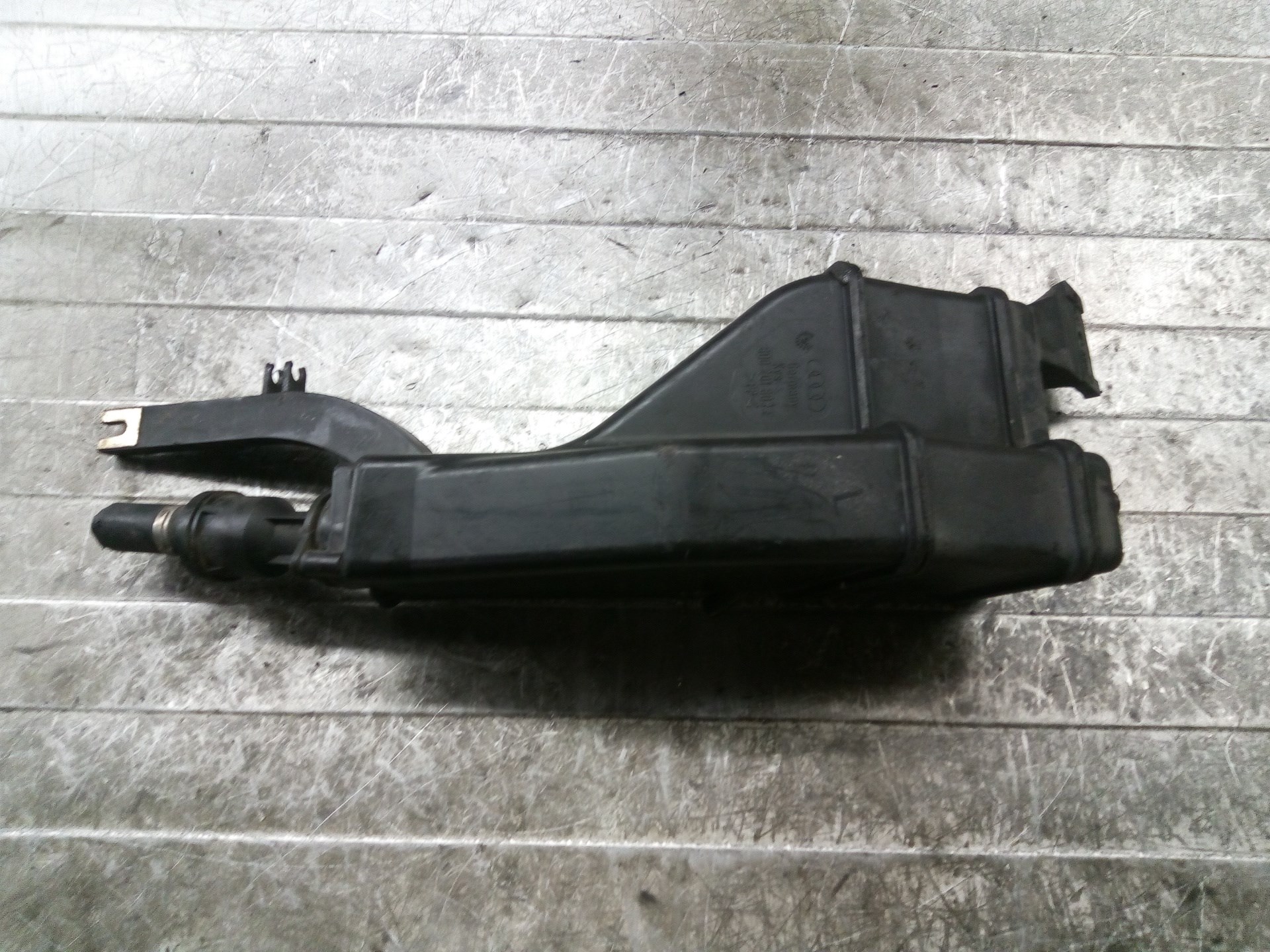 AUDI A4 B5/8D (1994-2001) Other Engine Compartment Parts 8D0201803E 25603080