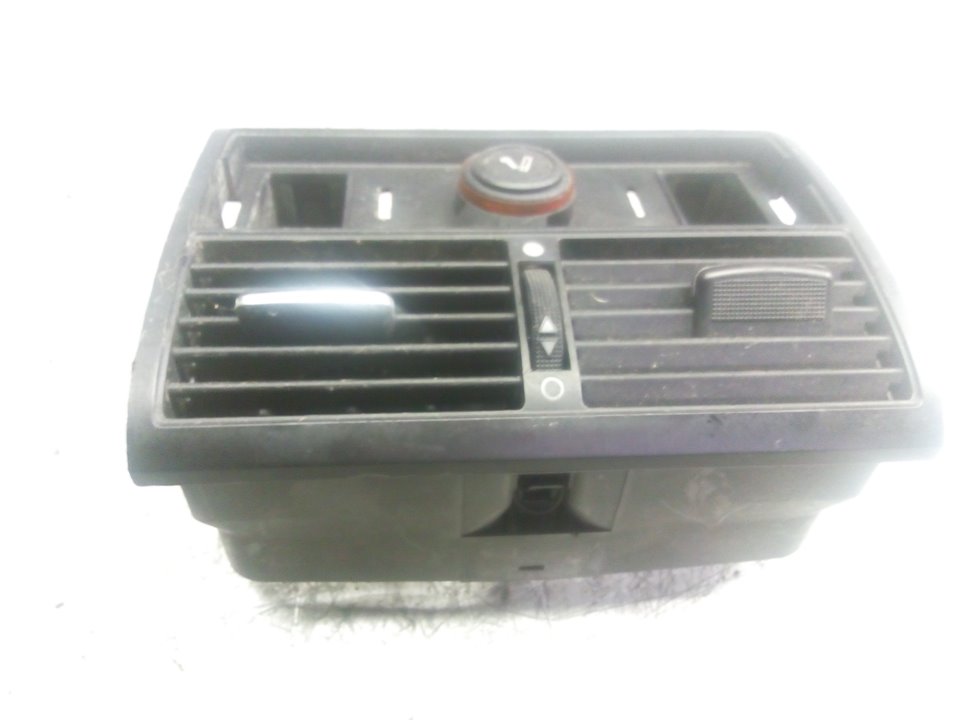 AUDI A8 D2/4D (1994-2002) Решетка воздухозаборника салона 4D0819203B 24011851