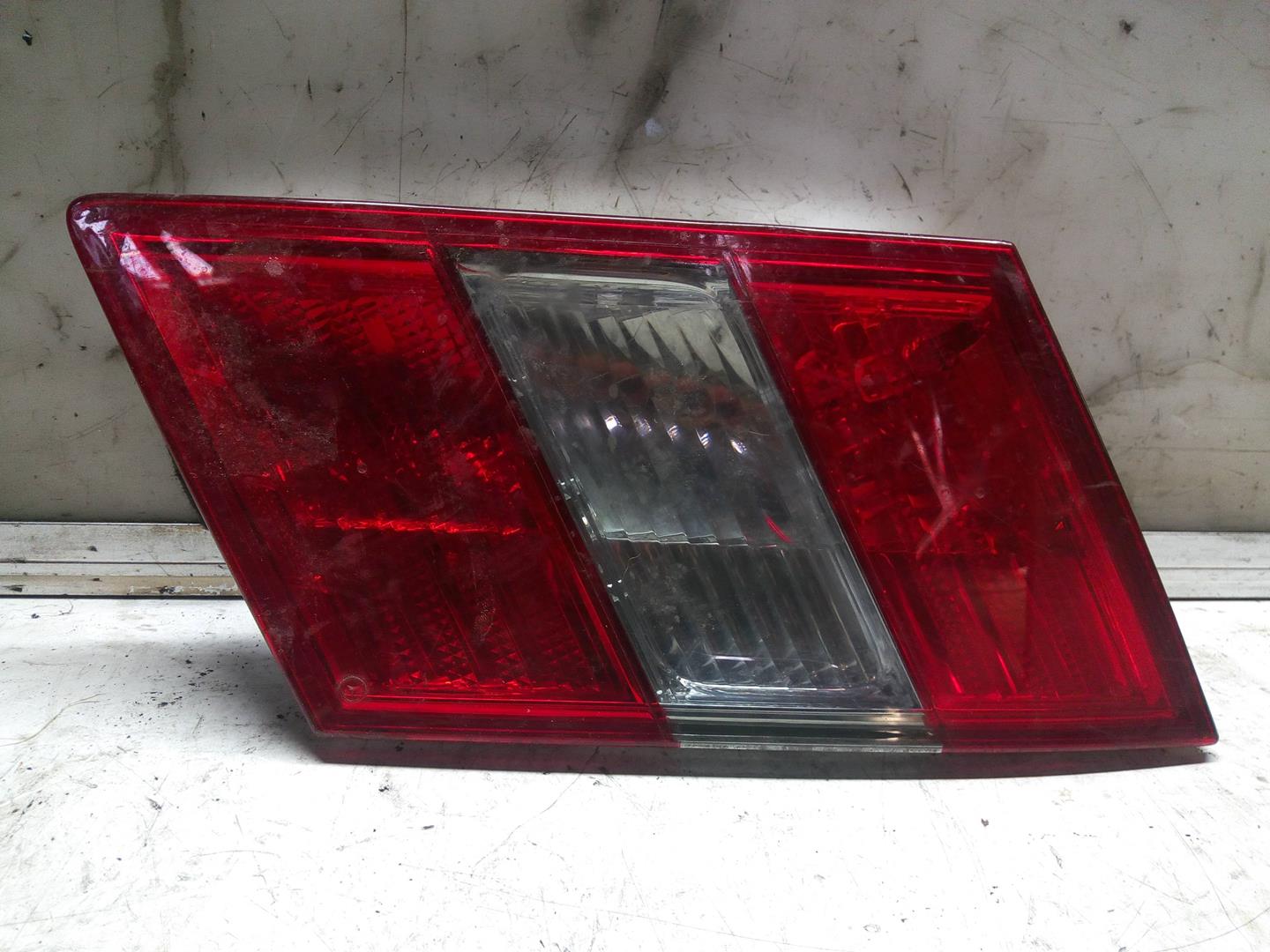 MERCEDES-BENZ C-Class W203/S203/CL203 (2000-2008) Rear Right Taillight Lamp A2038205464 18557737
