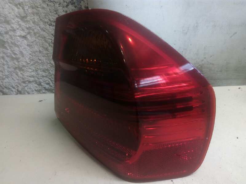 BMW 3 Series E90/E91/E92/E93 (2004-2013) Bakre höger bakljuslampa 25598929