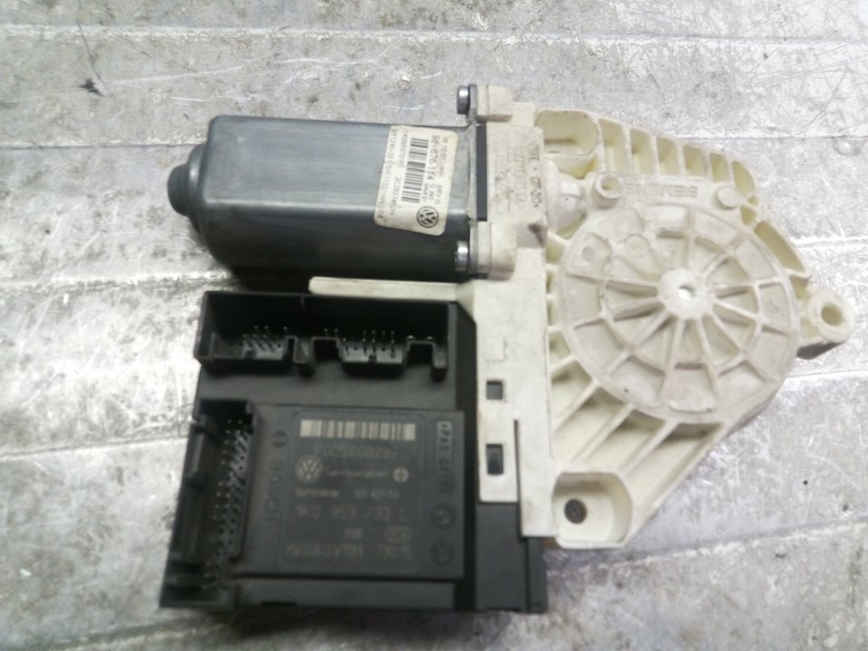 VOLKSWAGEN Passat Variant 1 generation (2010-2024) Front Right Door Window Control Motor 1K0959793L 24012446