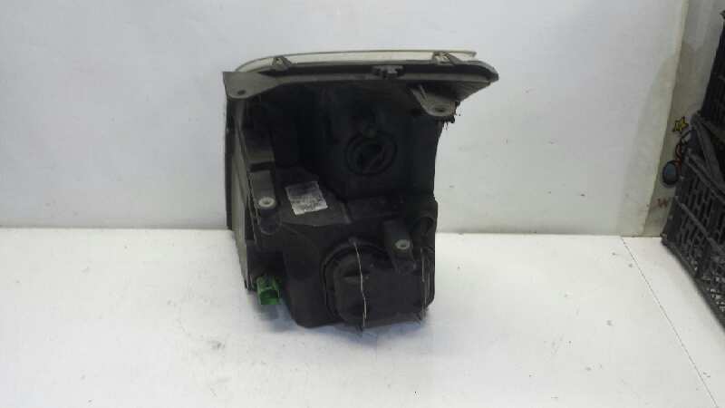 PEUGEOT 206 1 generation (1998-2009) Phare avant droit 25600421