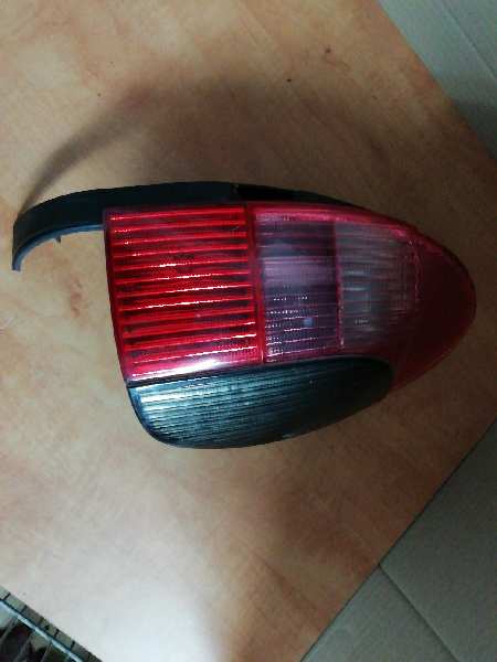 PEUGEOT 306 1 generation (1993-2002) Front Right Fender Turn Signal 25601383