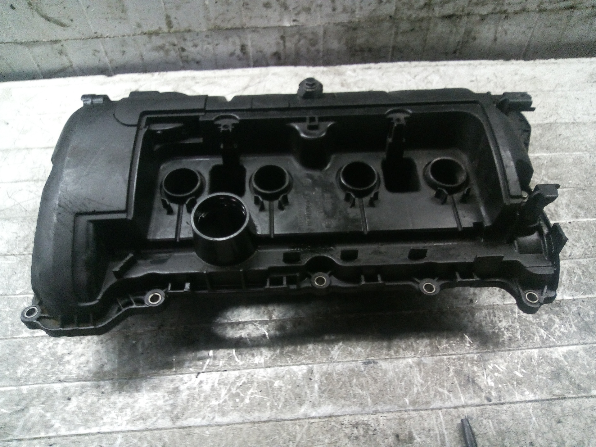 TOYOTA Cooper R56 (2006-2015) Крышка клапана M03017B180 18585397