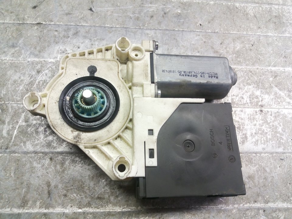 VOLKSWAGEN Passat Variant 1 generation (2010-2024) Front Right Door Window Control Motor 1K0959793L 24012446