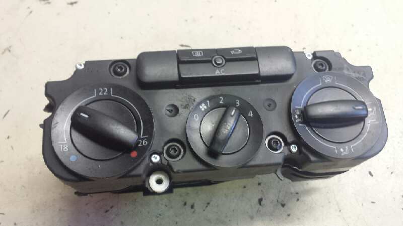 VOLKSWAGEN Passat B6 (2005-2010) Climate  Control Unit 25599525