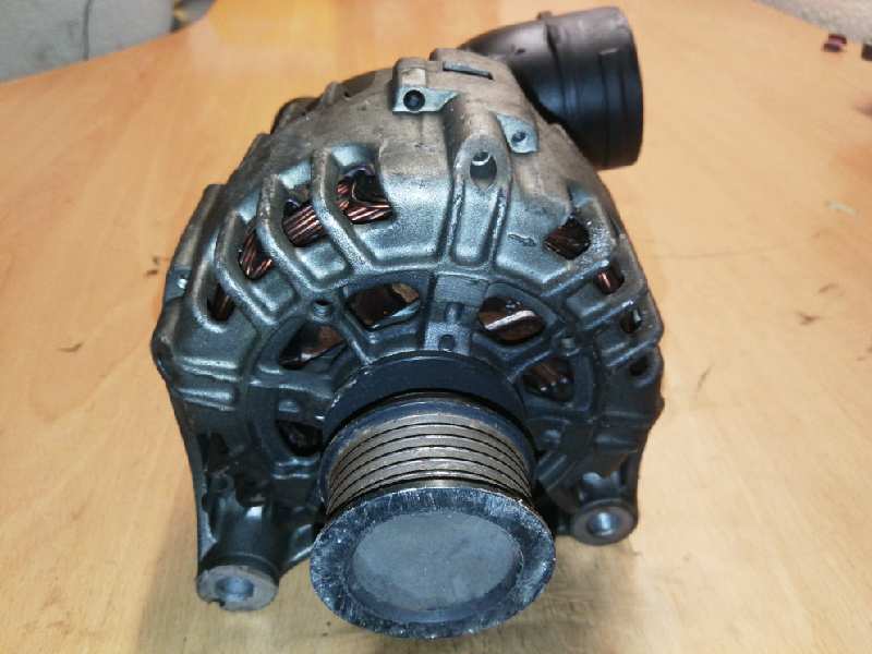 VAUXHALL 1 generation (1998-2009) Alternator 2542377B 25601595