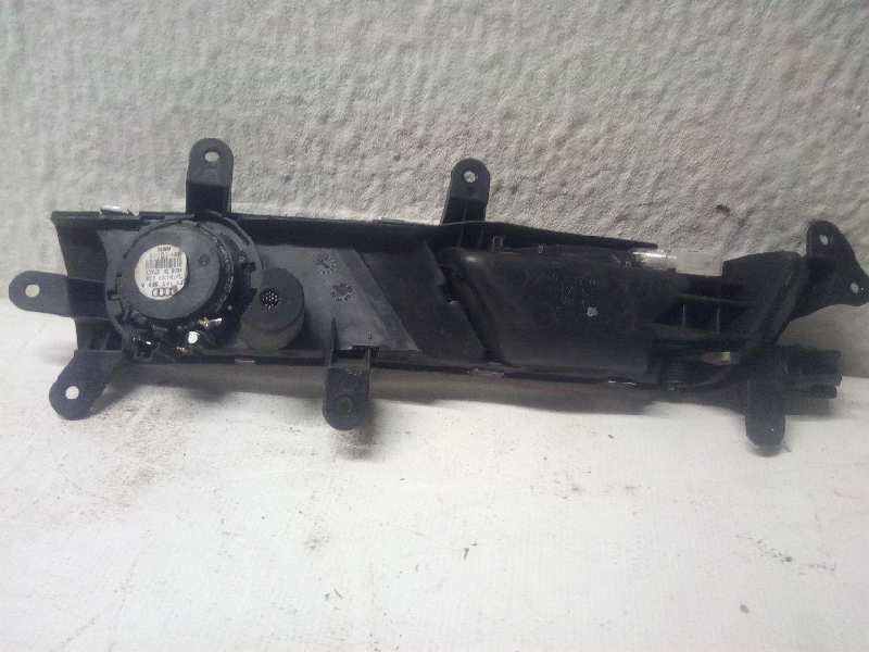 AUDI A6 C6/4F (2004-2011) Cadre de poignée intérieure de porte avant gauche 4F0837019 25601982