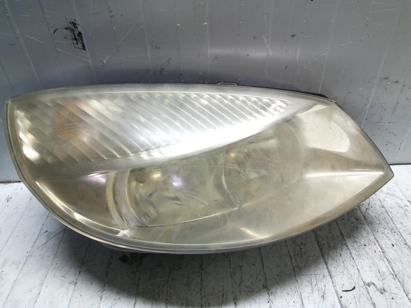 RENAULT Scenic 2 generation (2003-2010) Front Right Headlight 15810400RE 18550287