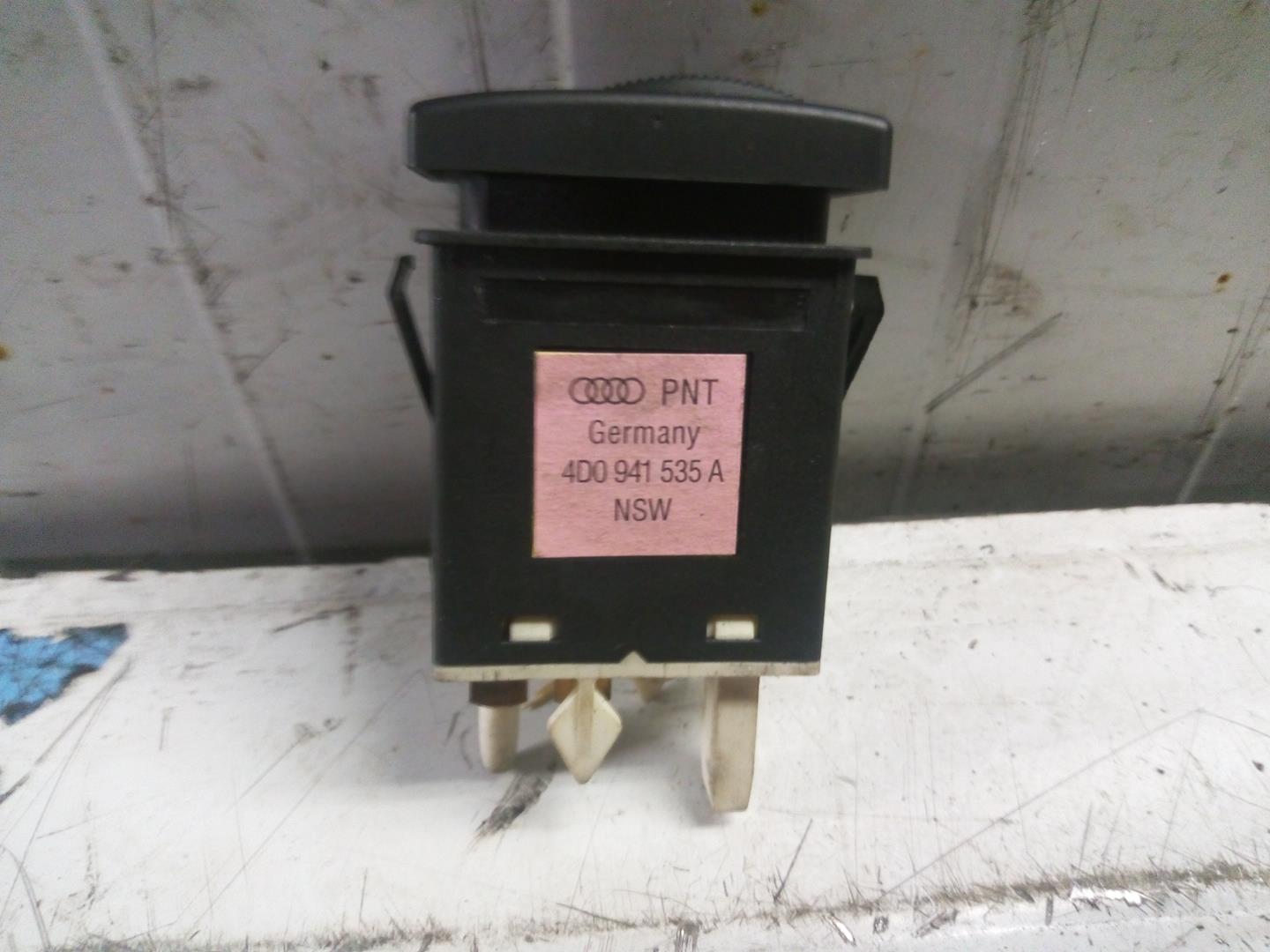 AUDI A8 D2/4D (1994-2002) Headlight Switch Control Unit 4D0941535A 18556852
