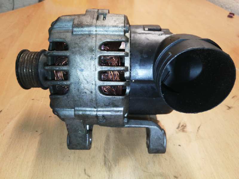 VAUXHALL 1 generation (1998-2009) Alternator 2542377B 25601595