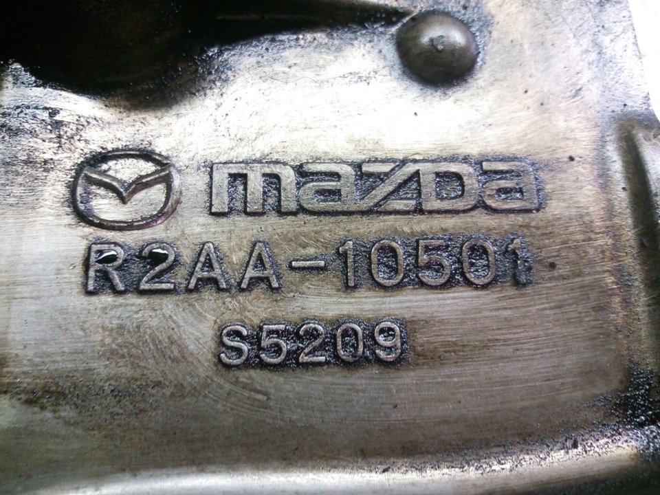 MAZDA CX-7 1 generation (2006-2012) Főtengely ház R2AA10501, S5209 25266179
