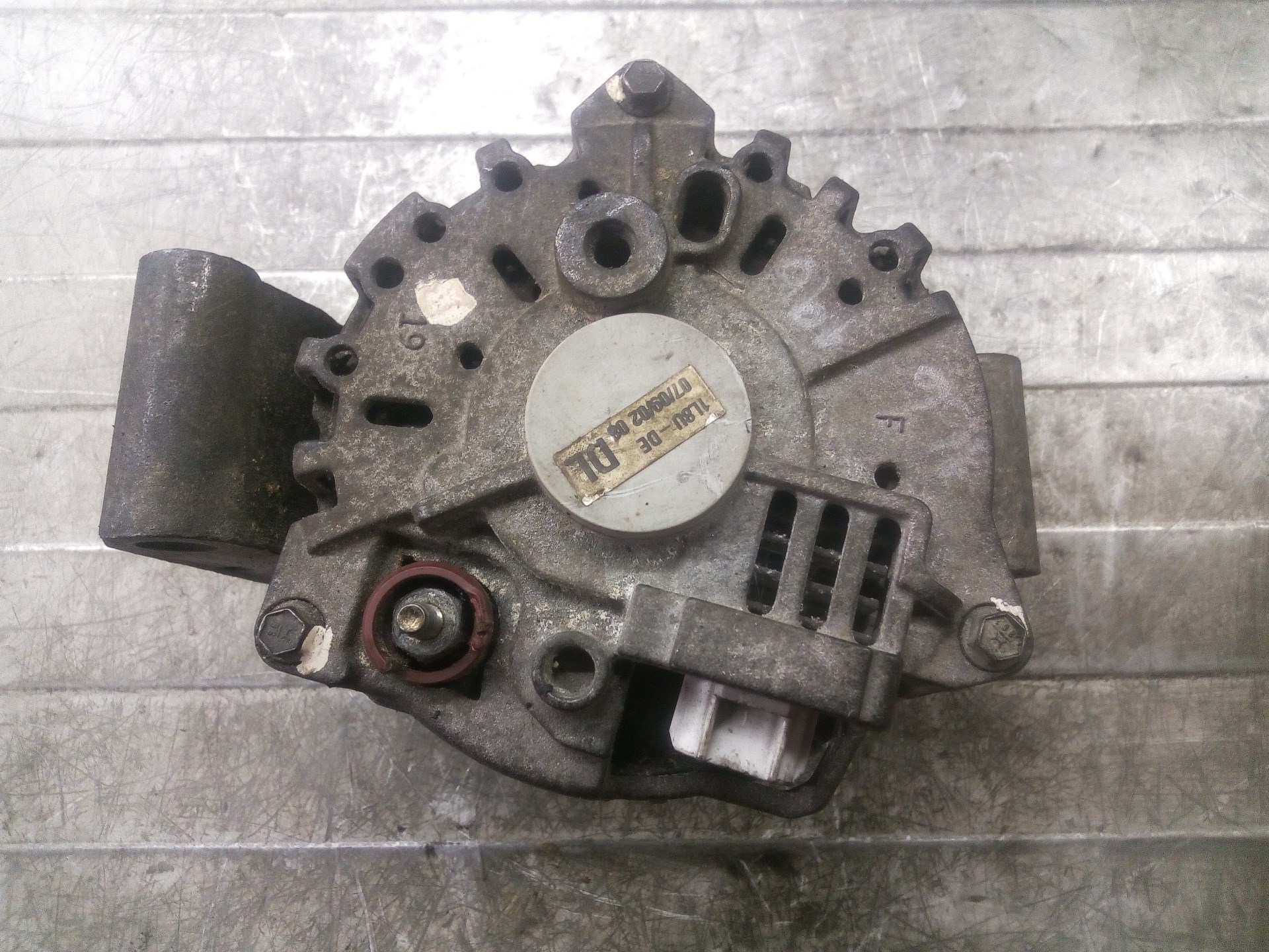 MAZDA Tribute 1 generation (2000-2007) Alternator 1L8UDE 25603592