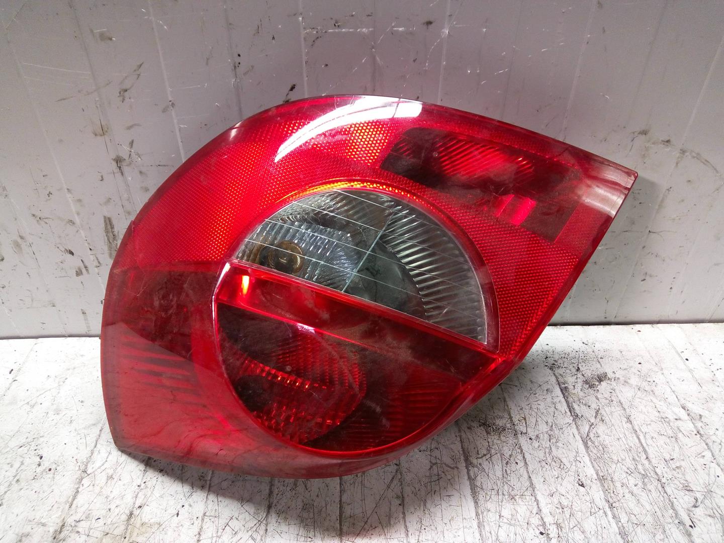 RENAULT Clio 3 generation (2005-2012) Rear Right Taillight Lamp 89035080, 128981 18552475