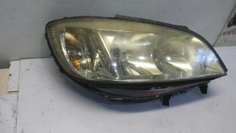 OPEL Zafira A (1999-2003) Front Right Headlight 25600345