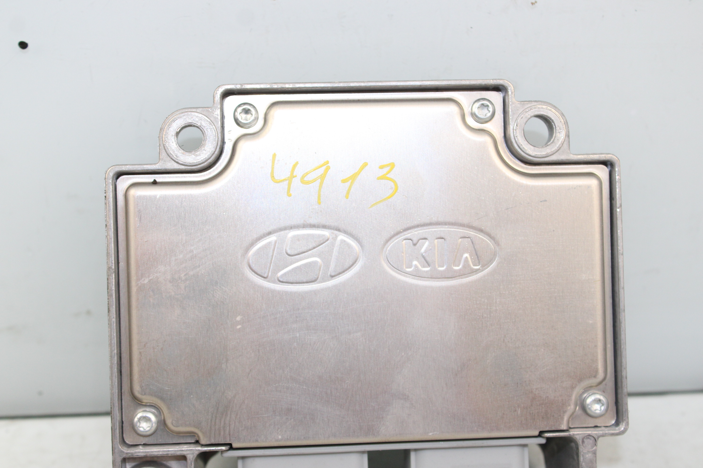 KIA Sportage 3 generation (2010-2015) SRS Control Unit 959103U600 25266461