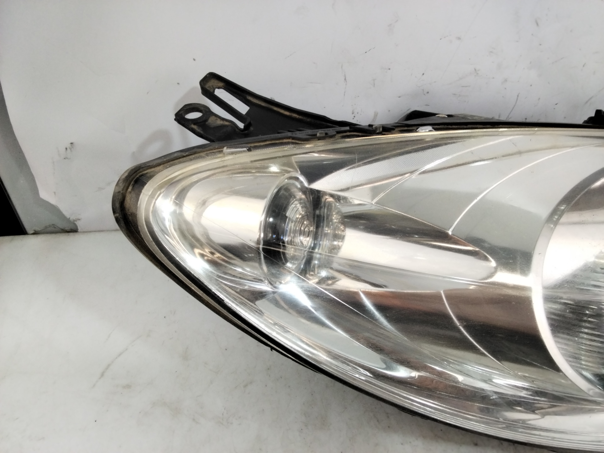 Faro derecho 9644997180 de Peugeot 1007 2005-2008 - pieza usada