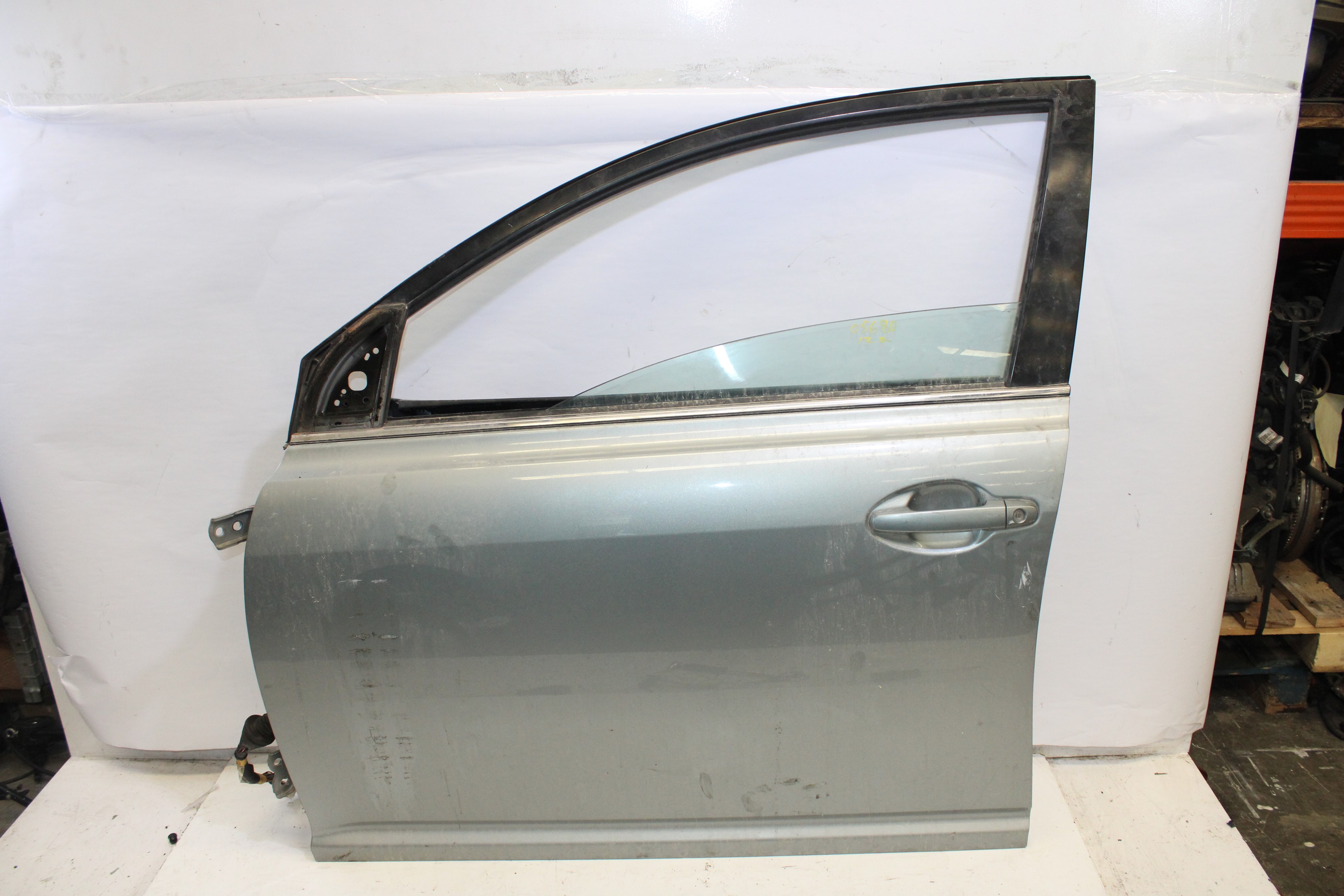 TOYOTA Avensis 2 generation (2002-2009) Front Left Door 25618567