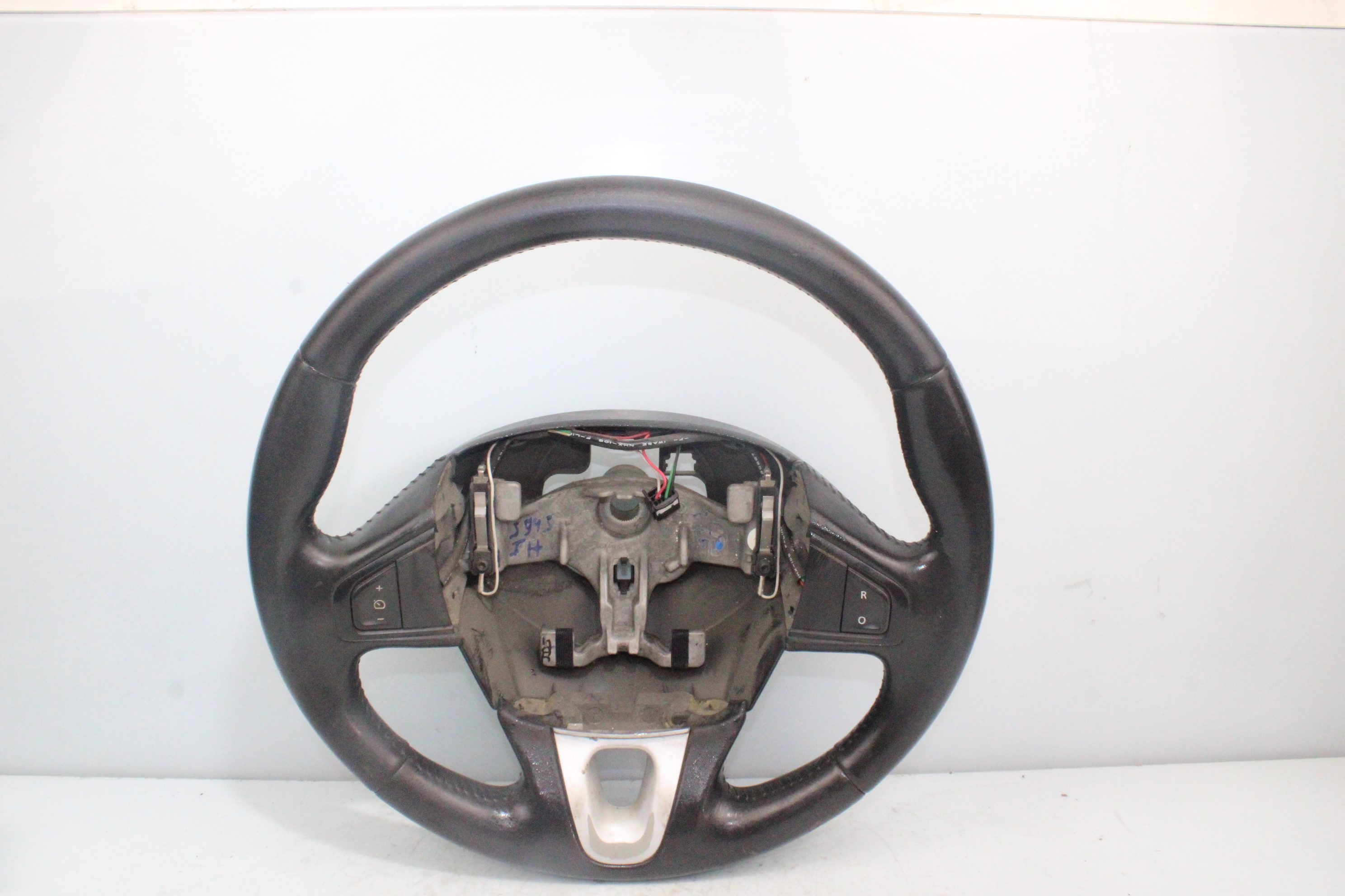 RENAULT Megane 3 generation (2008-2020) Steering Wheel 484306291R 25177704