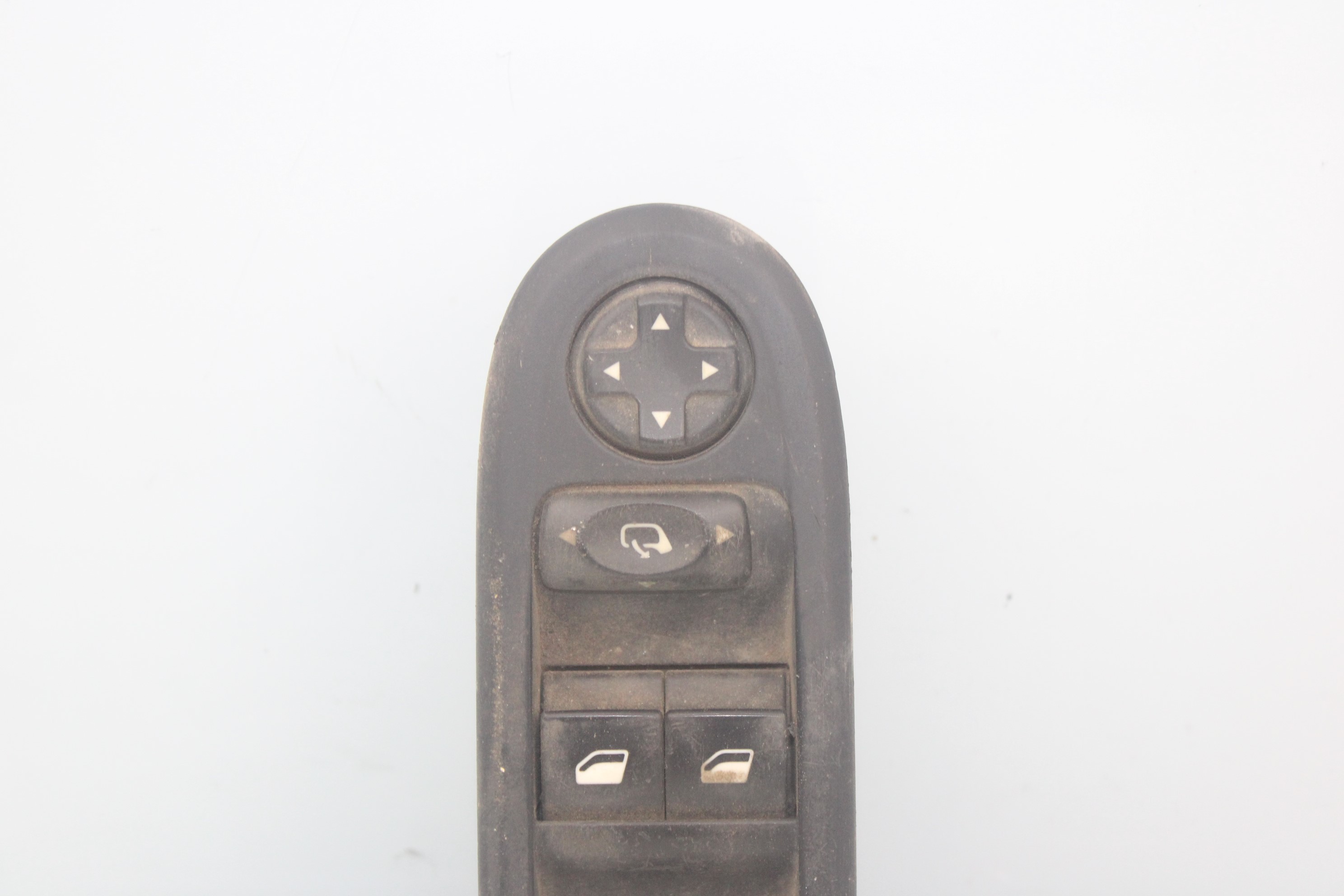 PEUGEOT 508 1 generation (2010-2020) Кнопка стеклоподъемника передней левой двери NOTIENEREFERENCIA 25186027